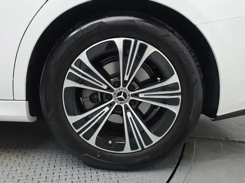 2025 Mercedes-Benz E-Класс с пробегом 4 535 км