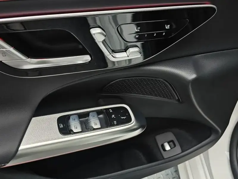2025 Mercedes-Benz E-Класс с пробегом 4 535 км