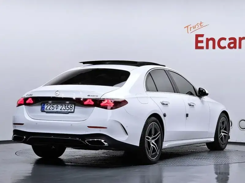 2025 Mercedes-Benz E-Класс с пробегом 9 641 км