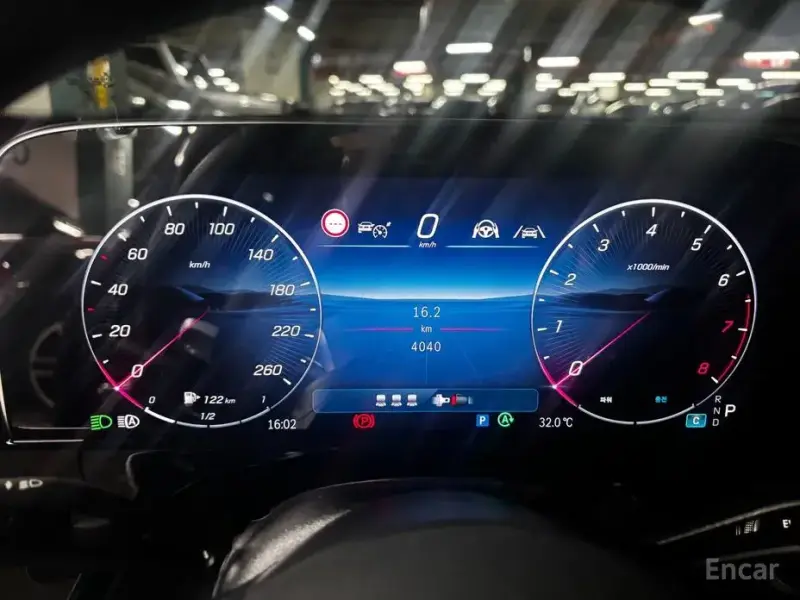 2025 Mercedes-Benz E-Класс с пробегом 4 040 км