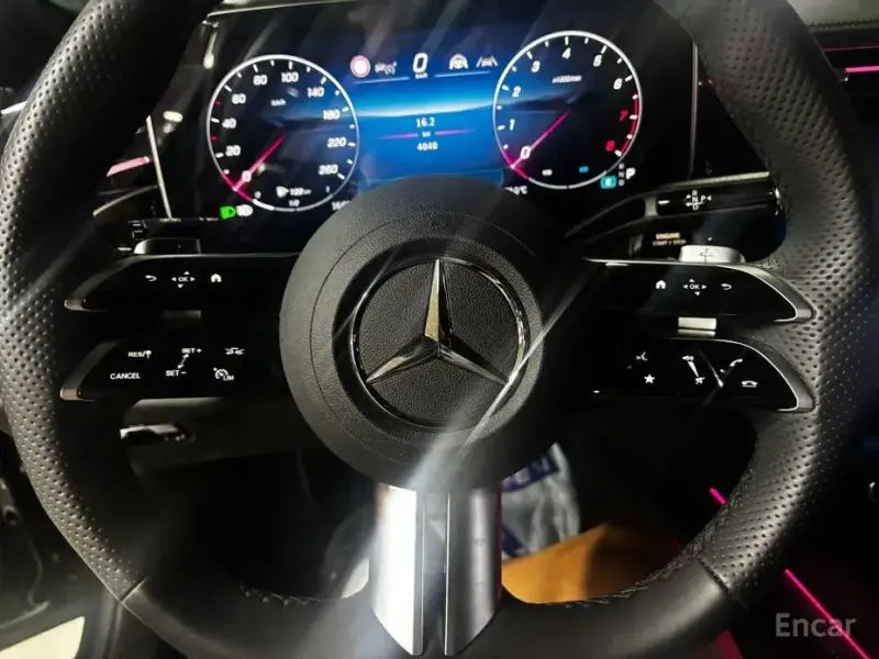 2025 Mercedes-Benz E-Класс с пробегом 4 040 км