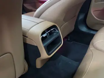 2025 Mercedes-Benz E-Класс с пробегом 9 650 км