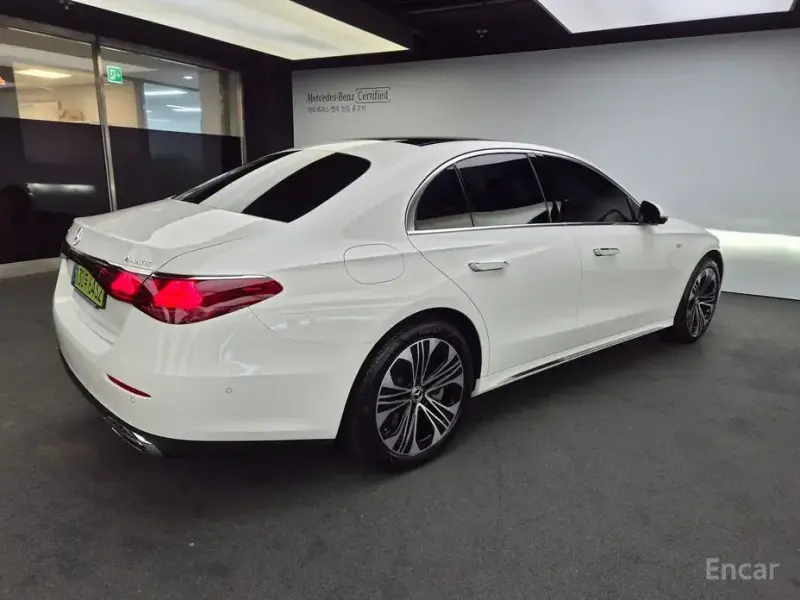 2025 Mercedes-Benz E-Класс с пробегом 12 254 км