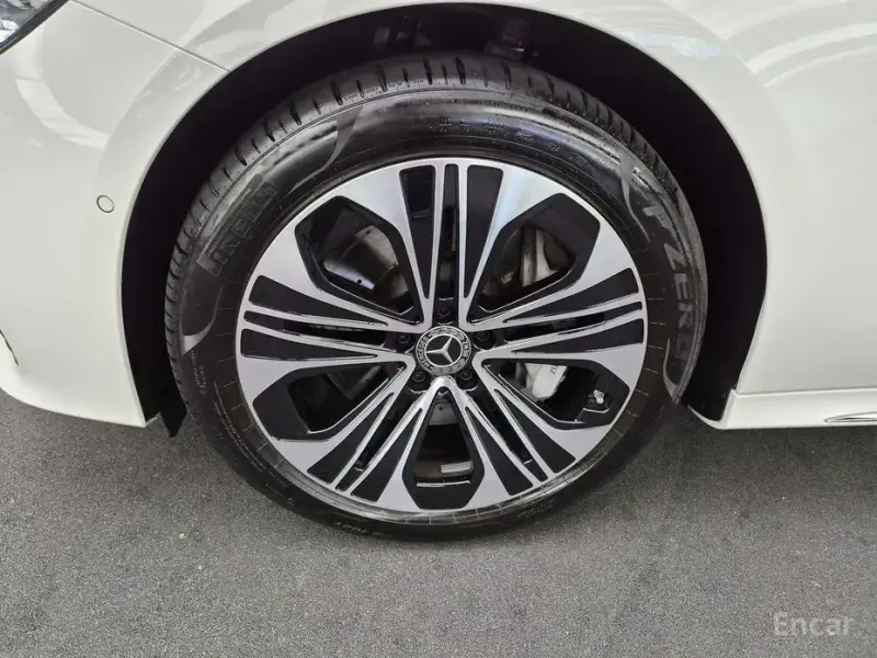 2025 Mercedes-Benz E-Класс с пробегом 12 254 км