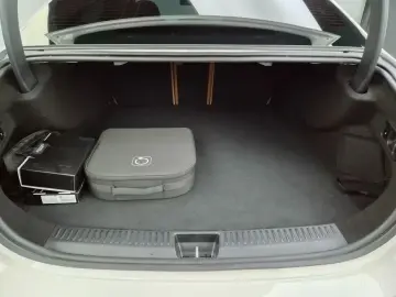 2025 Mercedes-Benz E-Класс с пробегом 12 254 км