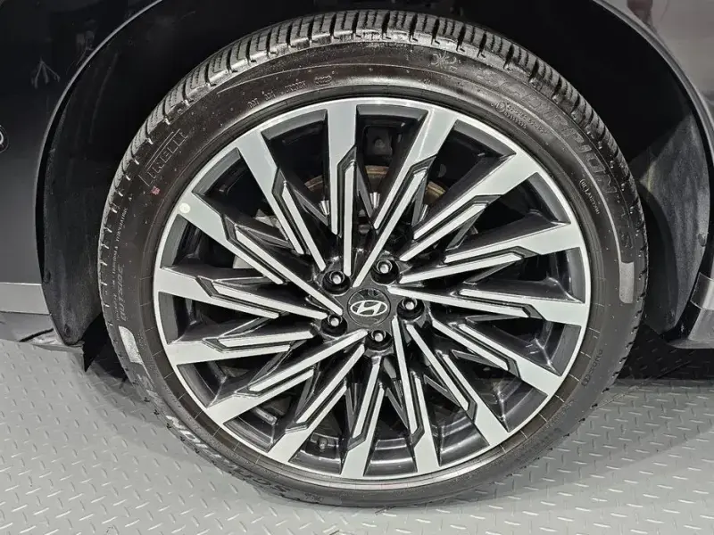 2024 Hyundai Santa Fe с пробегом 21 332 км