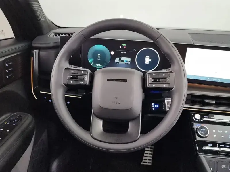 2025 Hyundai Santa Fe с пробегом 12 155 км
