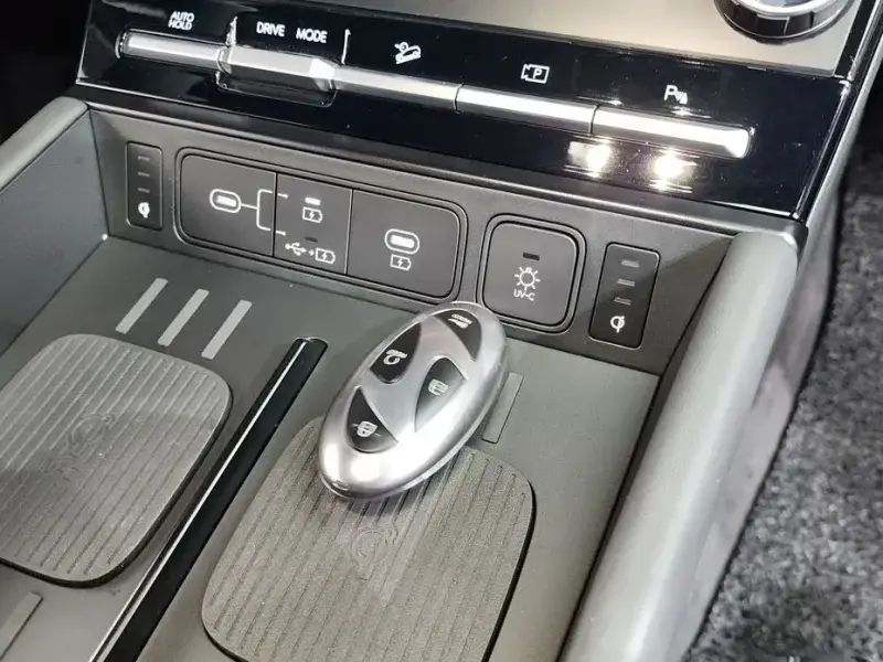 2025 Hyundai Santa Fe с пробегом 12 155 км
