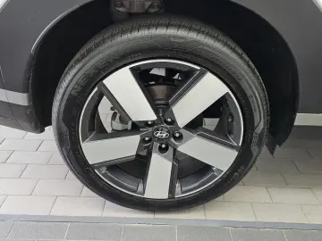 2024 Hyundai Santa Fe с пробегом 5 411 км
