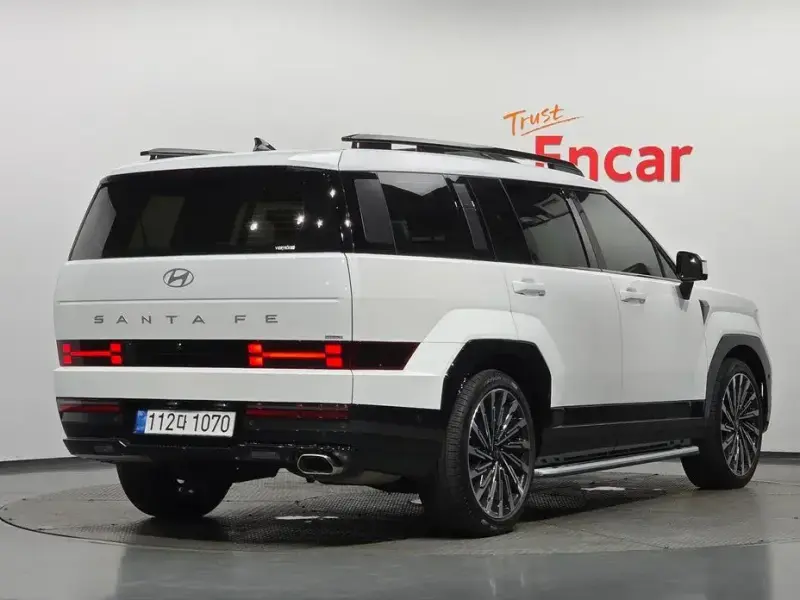 2025 Hyundai Santa Fe с пробегом 13 294 км