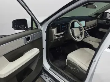 2025 Hyundai Santa Fe с пробегом 13 294 км