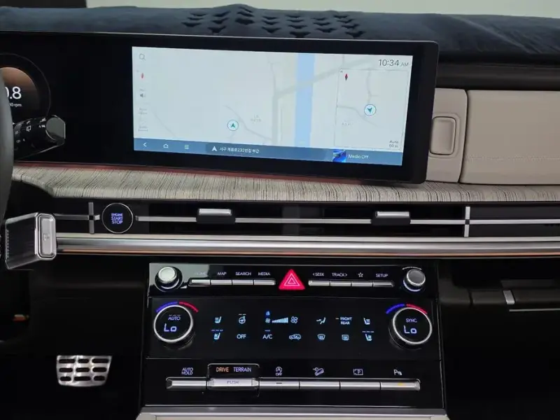 2025 Hyundai Santa Fe с пробегом 13 294 км