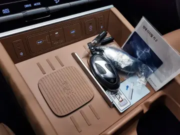 2025 Hyundai Santa Fe с пробегом 4 676 км