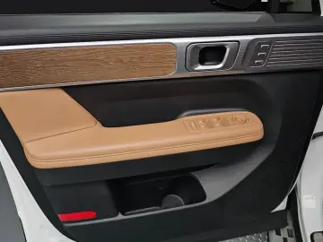 2024 Hyundai Santa Fe с пробегом 28 910 км