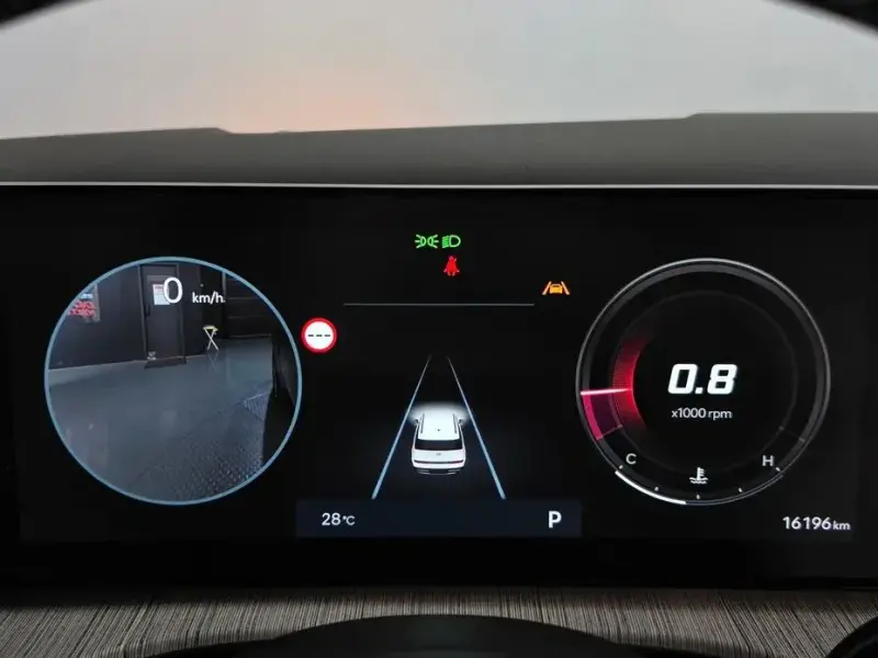 2025 Hyundai Santa Fe с пробегом 16 196 км