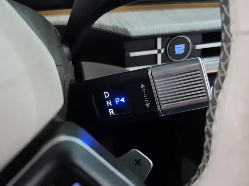 2025 Hyundai Santa Fe с пробегом 16 196 км