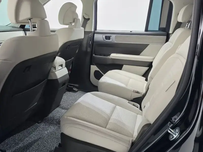 2025 Hyundai Santa Fe с пробегом 16 196 км