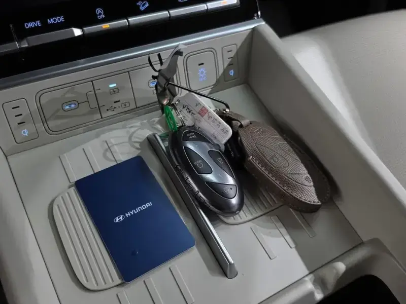 2025 Hyundai Santa Fe с пробегом 16 196 км
