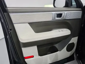 2025 Hyundai Santa Fe с пробегом 16 196 км