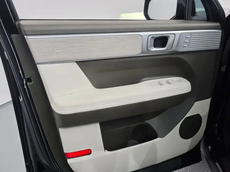 2025 Hyundai Santa Fe с пробегом 16 196 км