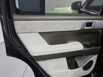 2025 Hyundai Santa Fe с пробегом 16 196 км