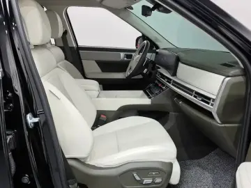 2025 Hyundai Santa Fe с пробегом 16 196 км