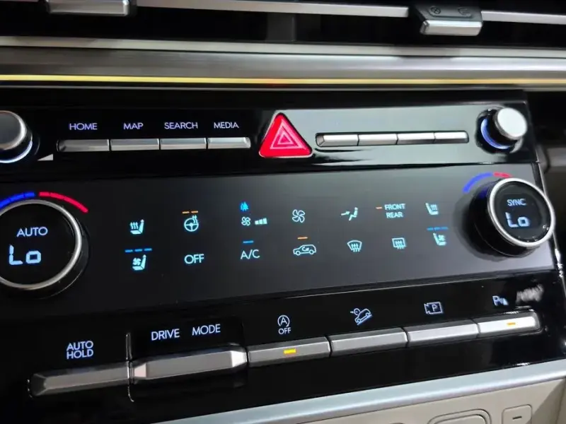 2025 Hyundai Santa Fe с пробегом 16 196 км