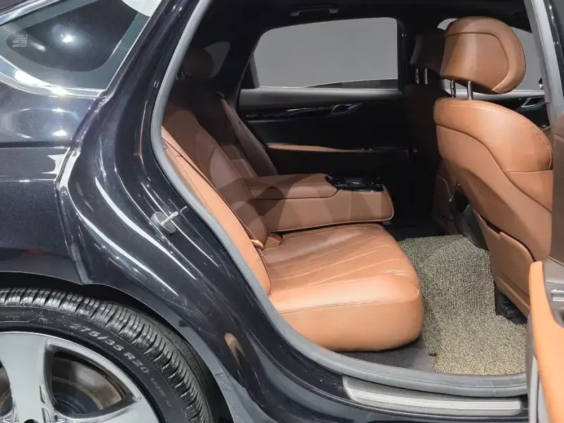 2023 Genesis G80 с пробегом 45 383 км