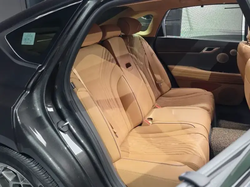 2023 Genesis G80 с пробегом 27 051 км