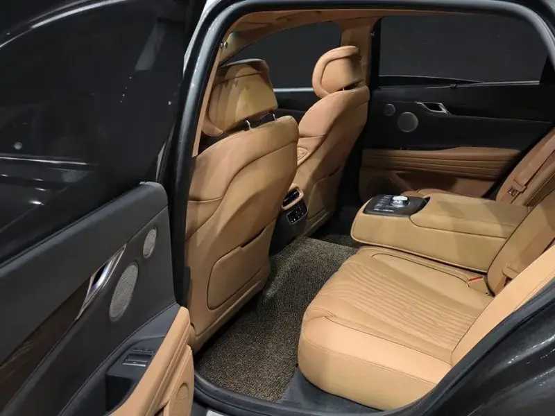 2023 Genesis G80 с пробегом 27 051 км