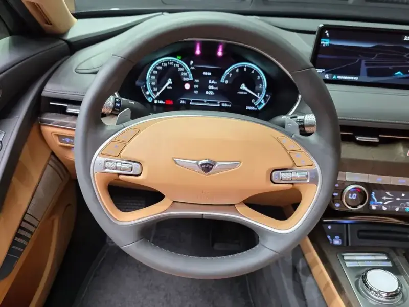 2023 Genesis G80 с пробегом 27 051 км