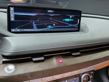 2023 Genesis G80 с пробегом 27 051 км
