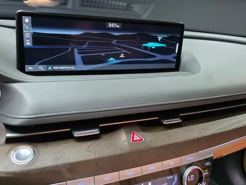 2023 Genesis G80 с пробегом 27 051 км