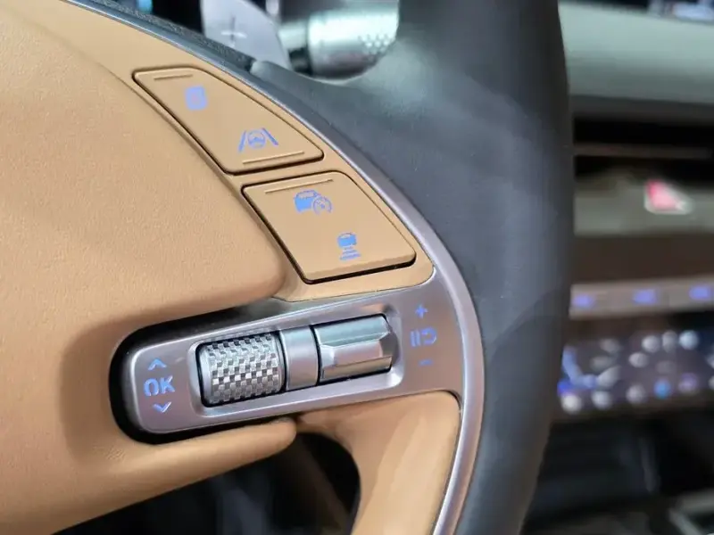 2023 Genesis G80 с пробегом 27 051 км