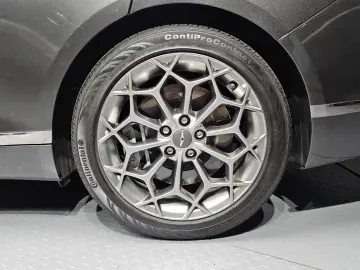 2023 Genesis G80 с пробегом 27 051 км