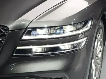 2023 Genesis G80 с пробегом 27 051 км