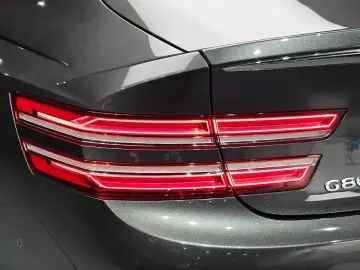 2023 Genesis G80 с пробегом 27 051 км