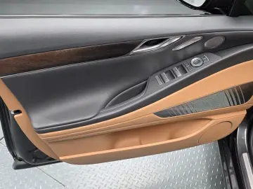 2023 Genesis G80 с пробегом 27 051 км