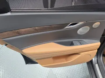 2023 Genesis G80 с пробегом 27 051 км