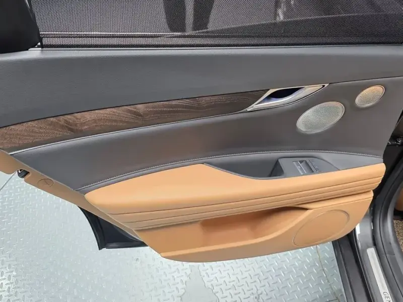 2023 Genesis G80 с пробегом 27 051 км