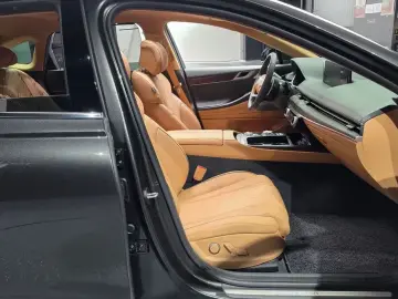 2023 Genesis G80 с пробегом 27 051 км