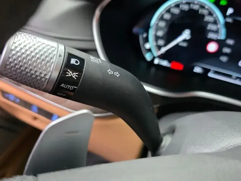 2023 Genesis G80 с пробегом 27 051 км