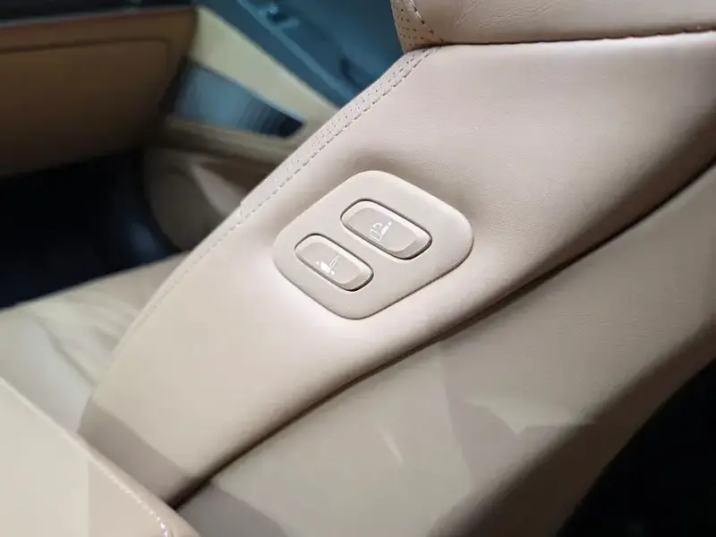 2023 Genesis G80 с пробегом 27 051 км