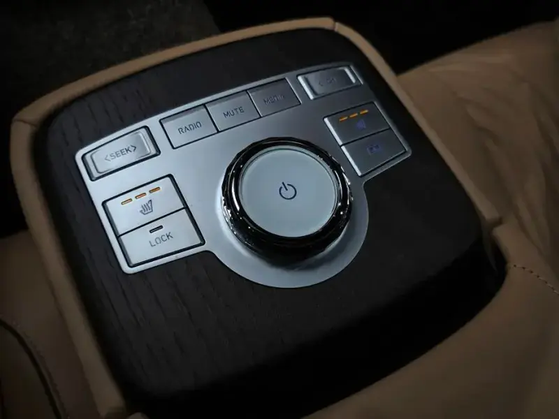 2023 Genesis G80 с пробегом 27 051 км