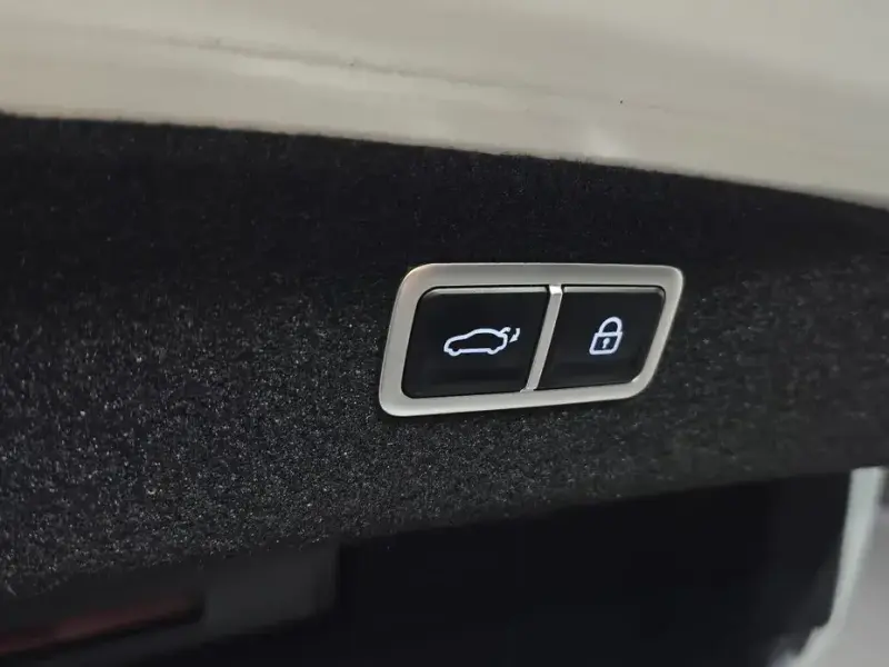 2023 Genesis G80 с пробегом 52 536 км