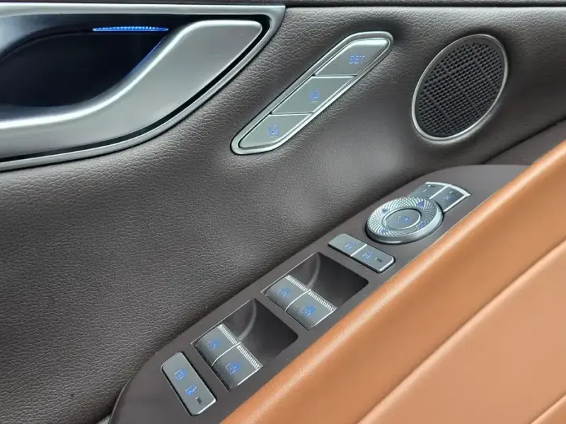 2023 Genesis G80 с пробегом 52 536 км