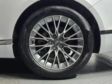 2023 Genesis G80 с пробегом 52 536 км