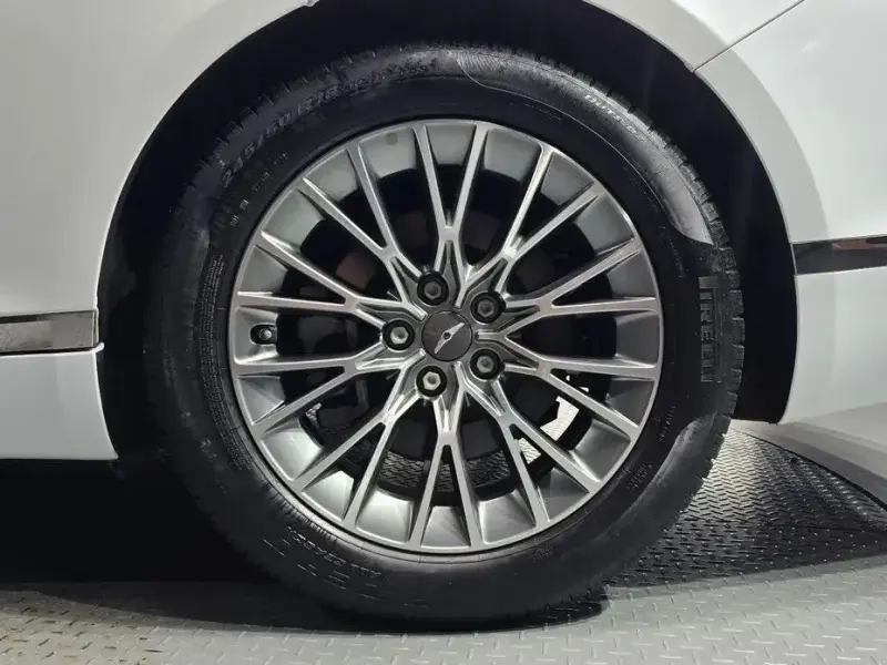 2023 Genesis G80 с пробегом 52 536 км