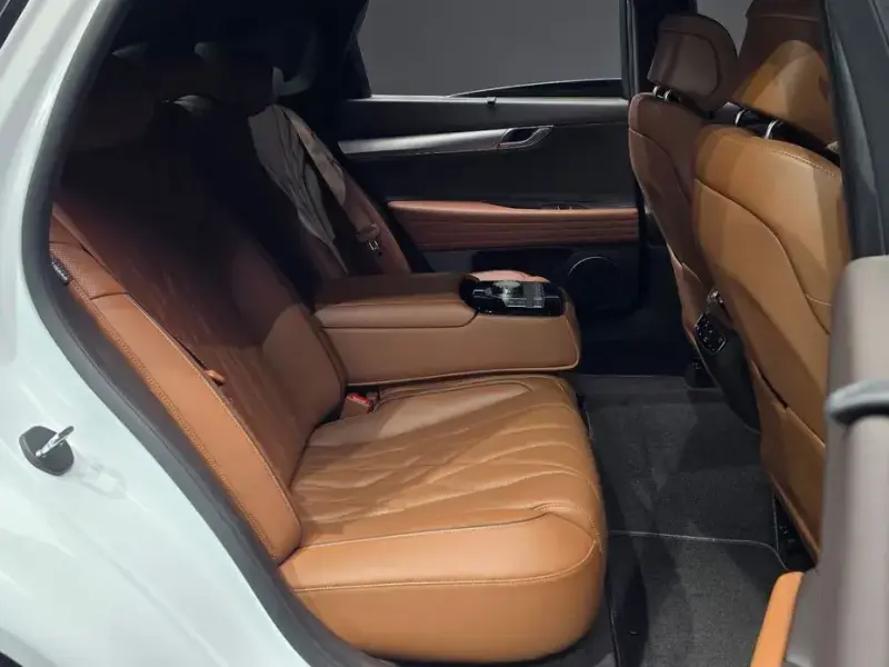 2023 Genesis G80 с пробегом 52 536 км
