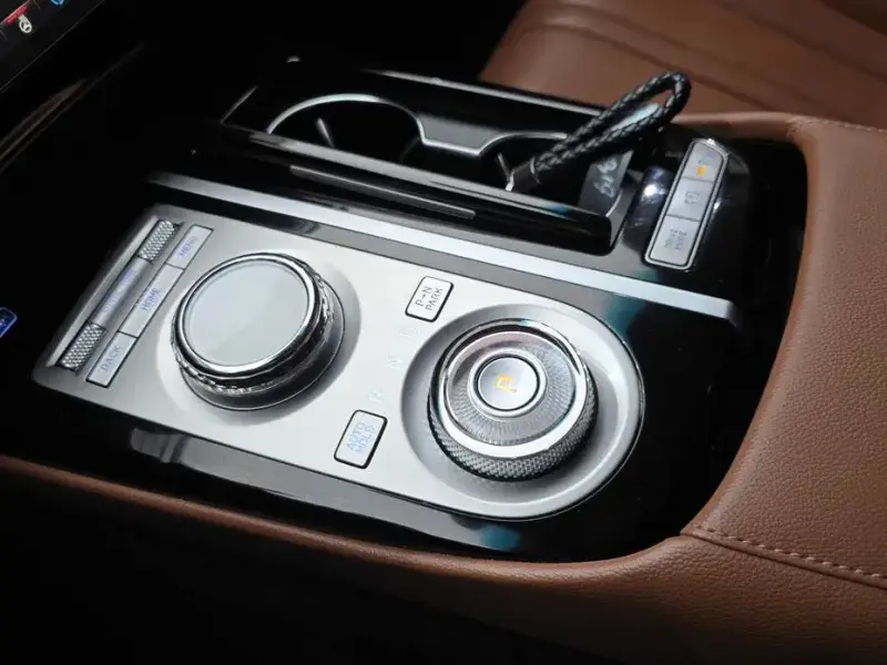 2023 Genesis G80 с пробегом 90 985 км
